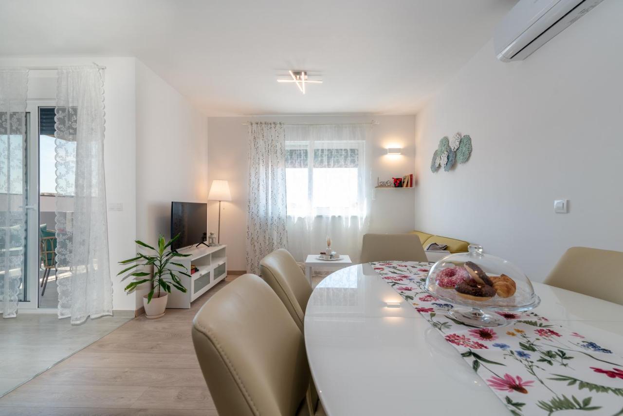 Apartman Lotos Apartment Trogir Exterior photo